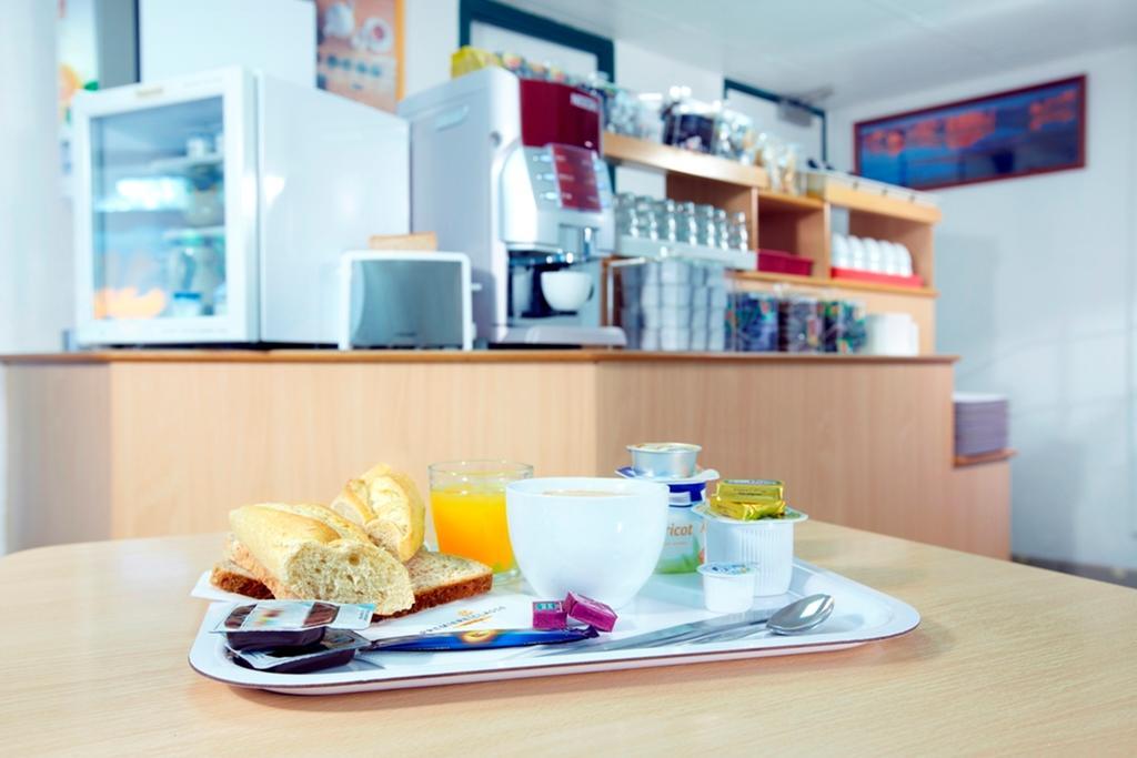 Premiere Classe Niort Est La Creche Екстериор снимка