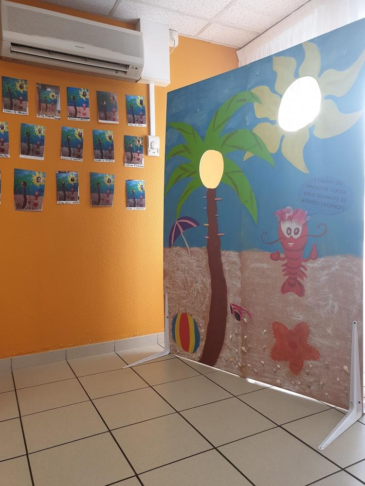 Premiere Classe Niort Est La Creche Екстериор снимка