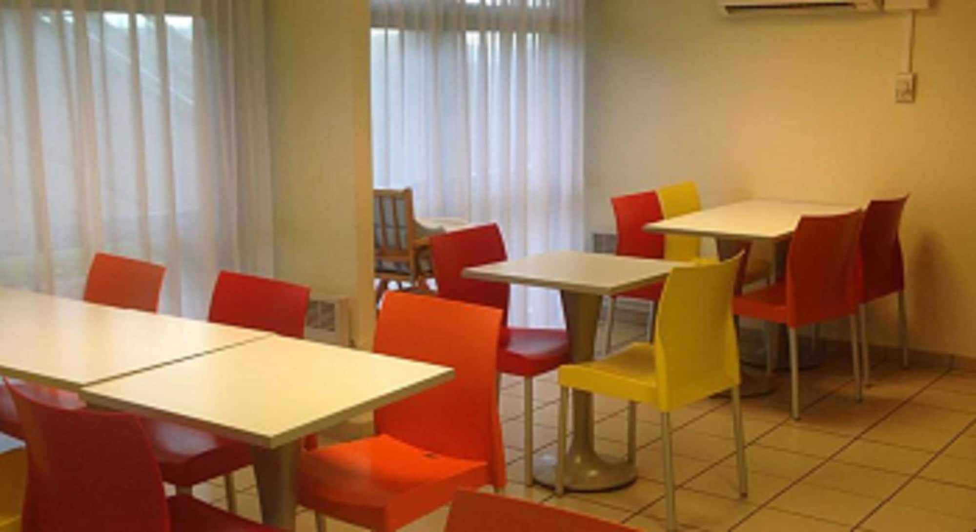 Premiere Classe Niort Est La Creche Екстериор снимка
